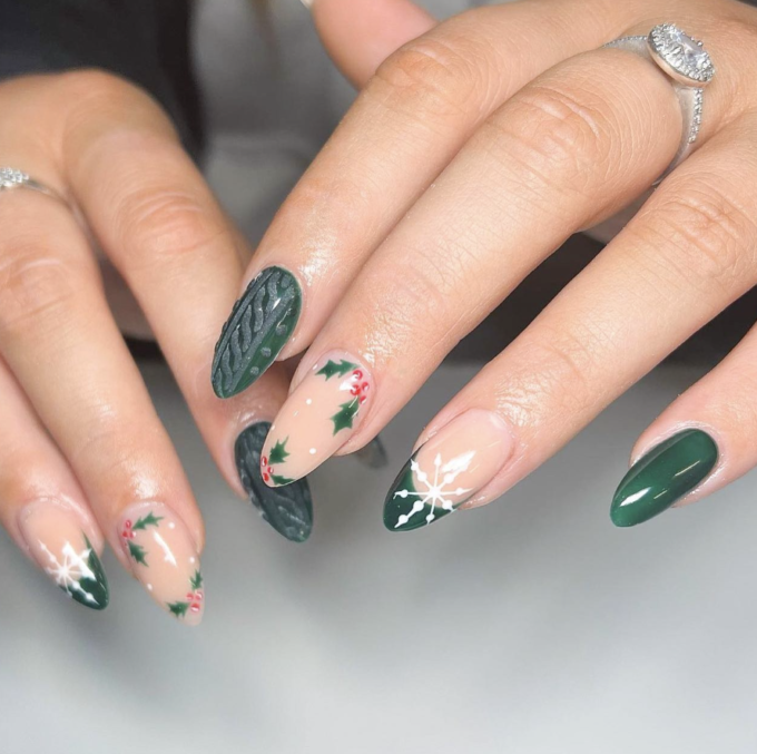 hunter green holly berries christmas nails